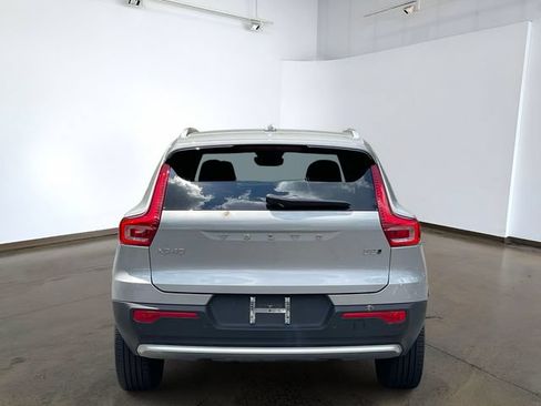 Used 2023 Volvo XC40 B5 Plus w/ Protection Package Premier AWD/4WD image 5