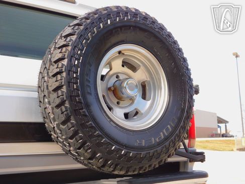 Used 1995 Ford Bronco XLT AWD/4WD image 6