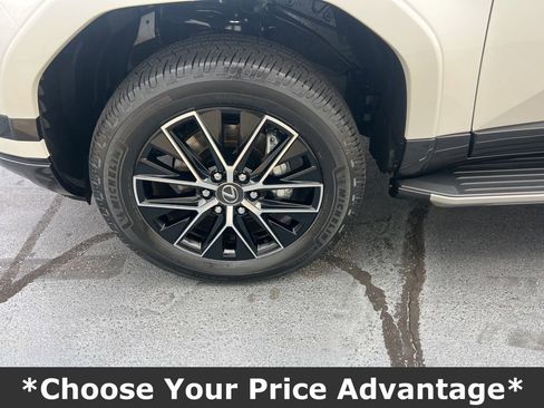 Used 2024 Lexus GX 550 w/ Accessory Package (Z1) image 10