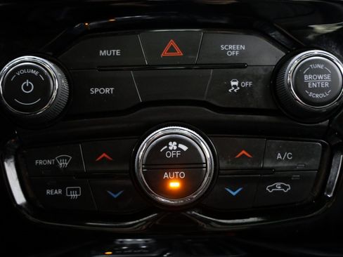 Used 2020 Chrysler 300 S image 20