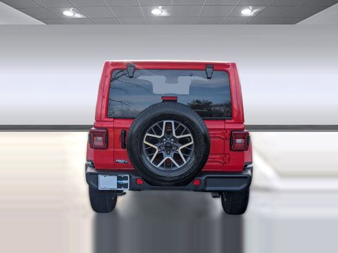 Used 2024 Jeep Wrangler Sahara image 10