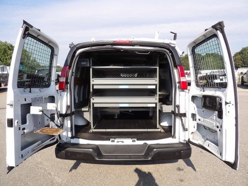 Used 2018 Chevrolet Express 2500 w/ Driver Convenience Package RWD image 42