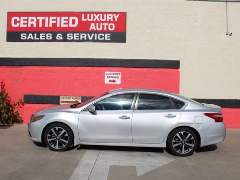 Used 2016 Nissan Altima 2.5 SR FWD image 2