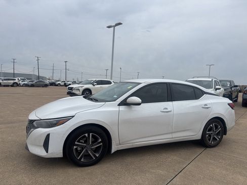 Certified 2025 Nissan Sentra SV image 10