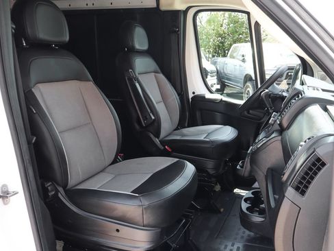 Used 2025 RAM ProMaster 2500 w/ Convenience Group FWD image 40