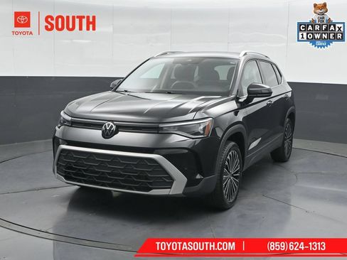 Used 2025 Volkswagen Taos SE FWD image 6