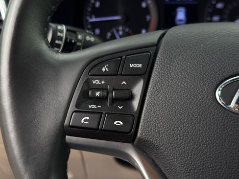 Used 2021 Hyundai Tucson Limited AWD/4WD image 19