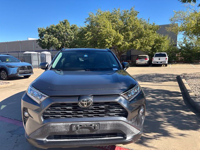 Used 2020 Toyota RAV4 XLE w/ Convenience Package AWD/4WD image 2