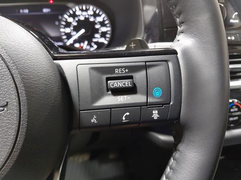 Used 2025 Nissan Pathfinder SL AWD/4WD image 41