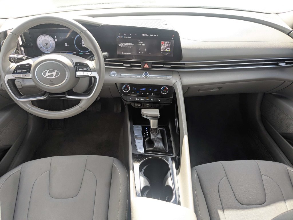 Used 2025 Hyundai Elantra SEL FWD image 18
