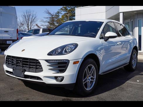 Used 2018 Porsche Macan GTS image 1