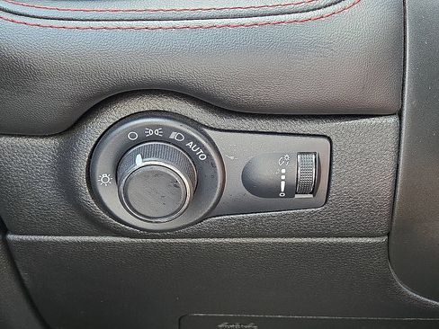 Used 2025 Dodge Durango GT AWD/4WD image 26