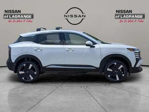 Used 2025 Nissan Kicks SR image 7