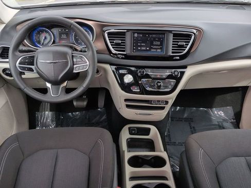 Used 2023 Chrysler Voyager LX FWD image 34