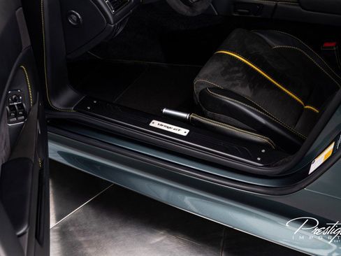 Used 2015 Aston Martin V8 Vantage GT image 27