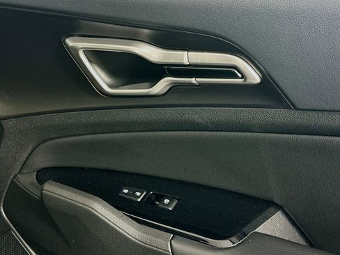 Used 2023 Kia Sportage EX image 29