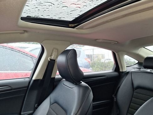 Used 2018 Ford Fusion SE w/ Equipment Group 601A image 13