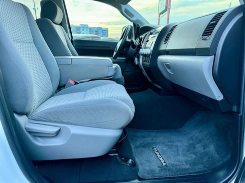 Used 2012 Toyota Tundra 4x4 CrewMax w/ Tow Pkg image 14