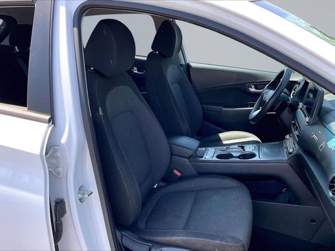 Used 2023 Hyundai Kona SE FWD image 7