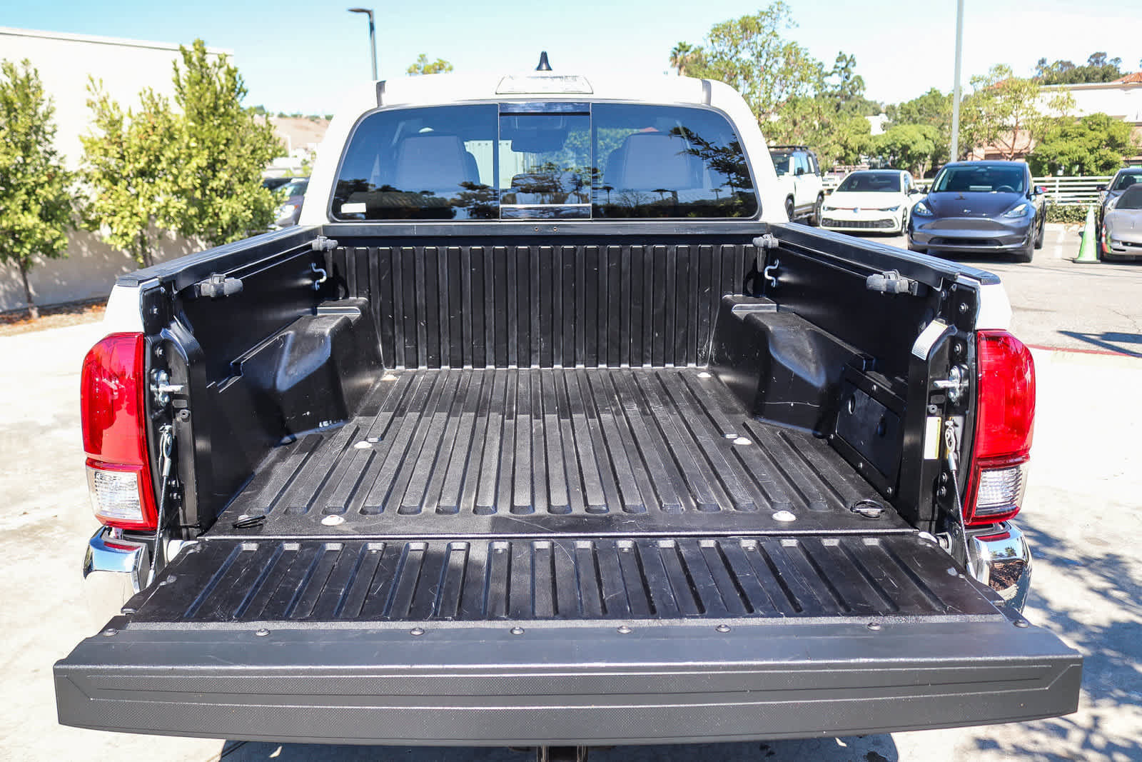 Used 2023 Toyota Tacoma SR5 RWD image 27