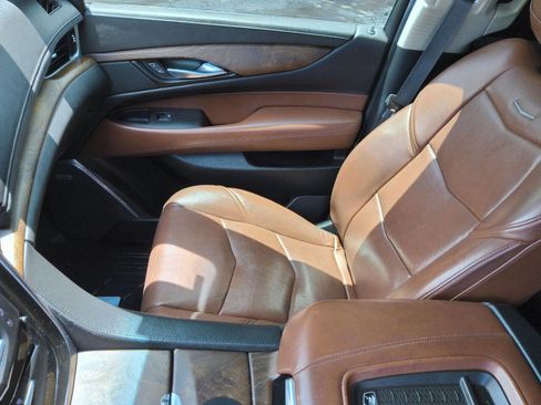 Used 2017 Cadillac Escalade ESV Premium Luxury RWD image 13