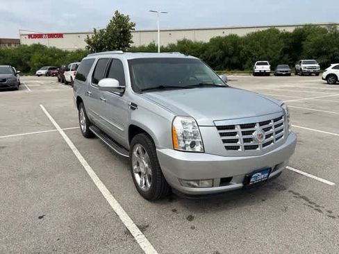 Used 2013 Cadillac Escalade ESV Luxury AWD/4WD image 7