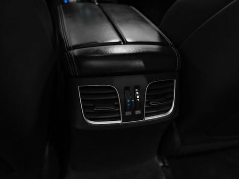Used 2018 Genesis G80 3.3T Sport RWD image 34