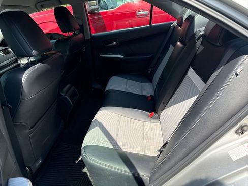 Used 2012 Toyota Camry SE FWD image 16