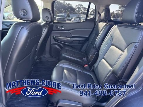 Used 2019 GMC Acadia SLT w/ LPO, Floor Liner Package FWD image 12