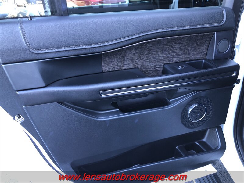Used 2018 Ford Expedition Max Limited RWD image 17