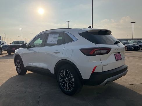 New 2026 Ford Escape SE image 5