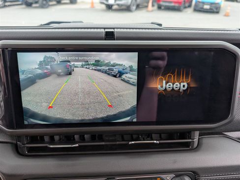 Used 2024 Jeep Wrangler Unlimited Rubicon image 28