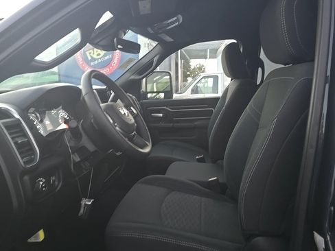 Used 2025 RAM 2500 Big Horn AWD/4WD image 5