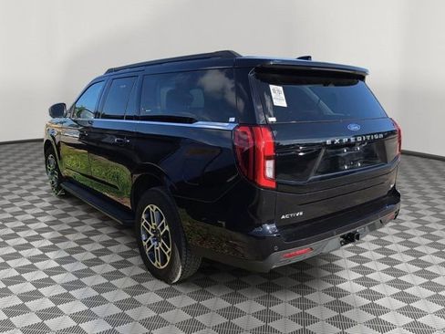 Used 2025 Ford Expedition Max Active AWD/4WD image 3