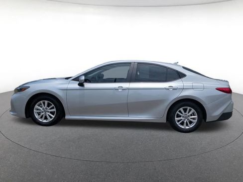 Used 2025 Toyota Camry LE FWD image 3