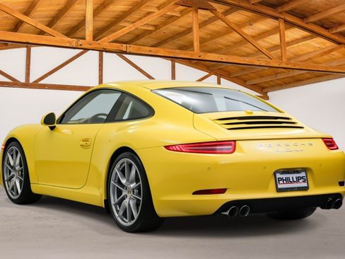 Used 2012 Porsche 911 Carrera RWD image 3