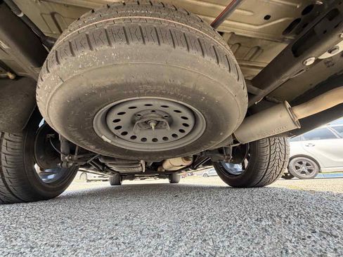 Used 2018 Chevrolet Suburban LS RWD image 38