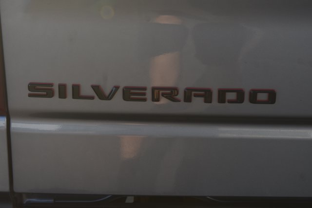 Used 2023 Chevrolet Silverado 1500 RST w/ Redline Edition AWD/4WD image 7