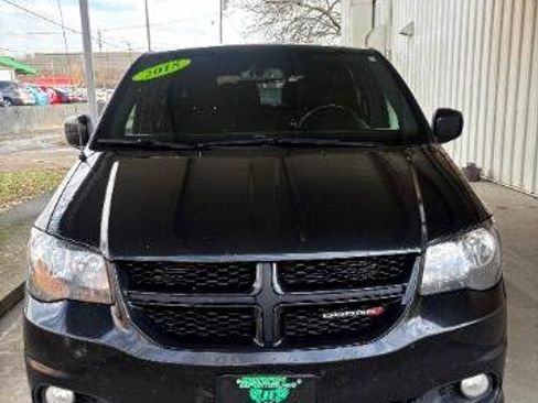 Used 2018 Dodge Grand Caravan SE image 1