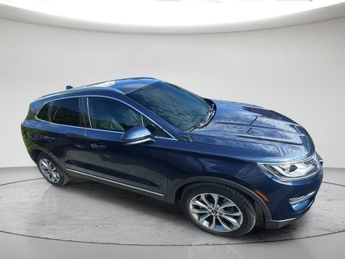 Used 2017 Lincoln MKC Select w/ Select Plus Package AWD/4WD image 3