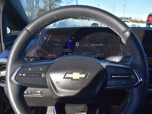 Certified 2024 Chevrolet Equinox EV LT image 27