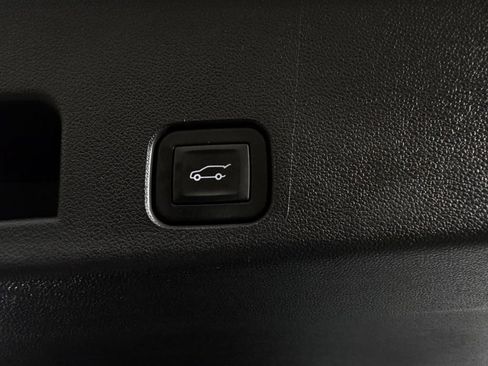 Used 2025 Chevrolet Traverse Z71 w/ Enhanced Driving Package AWD/4WD image 32