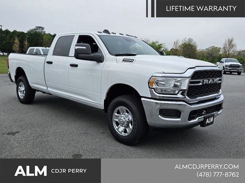 New 2024 RAM 2500 Tradesman w/ Safety Group AWD/4WD image 17