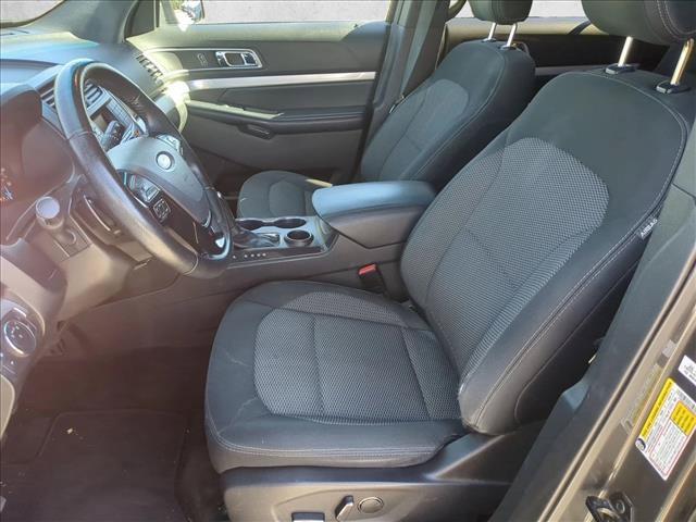 Used 2017 Ford Explorer XLT FWD image 15