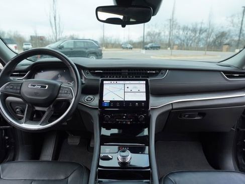 Used 2022 Jeep Grand Cherokee L Limited image 27