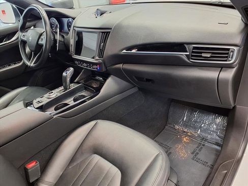 Used 2023 Maserati Levante Modena image 9