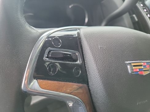 Used 2020 Cadillac Escalade 2WD image 17