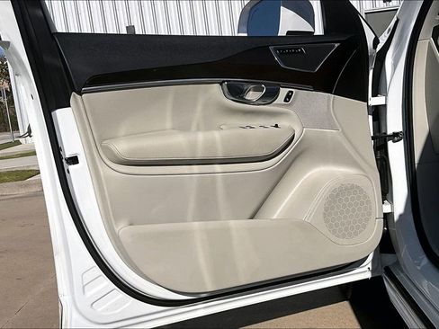 Used 2019 Volvo XC90 T6 Momentum w/ Protection Package Premier image 24