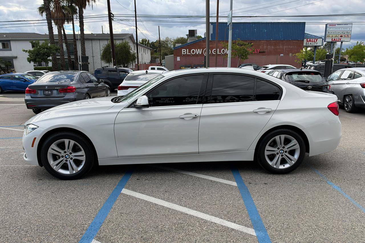 Used 2018 BMW 330i Sedan w/ Convenience Package RWD image 10