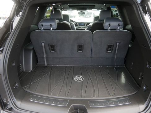 Used 2024 Buick Enclave Essence w/ Experience Buick Package AWD/4WD image 9
